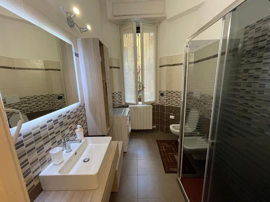 Nel Quartiere Bayres Suite Completamente Rinnovata Milan Exterior photo