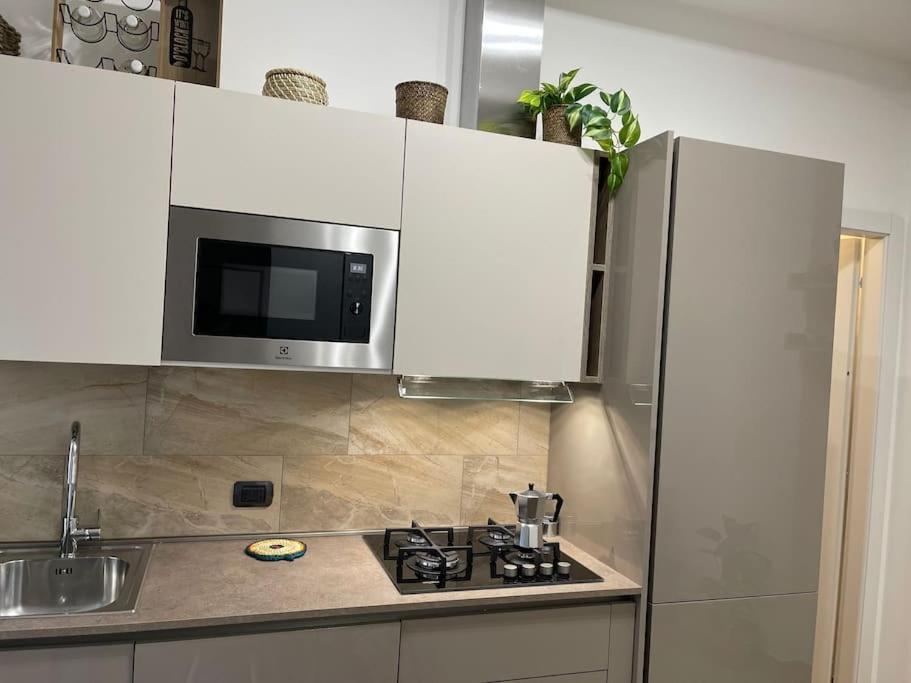 Nel Quartiere Bayres Suite Completamente Rinnovata Milan Exterior photo